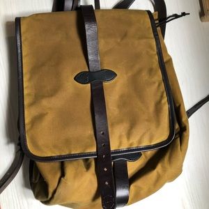 Filson dark tan backpack 95% new